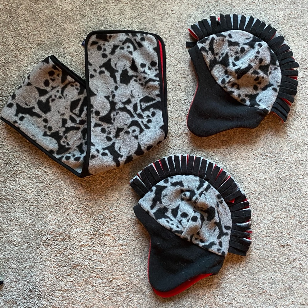 Set of 3 Gap Fleece Accessories, Hats and Scarf